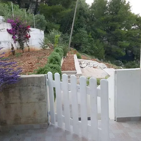 Prapatna Apartment *